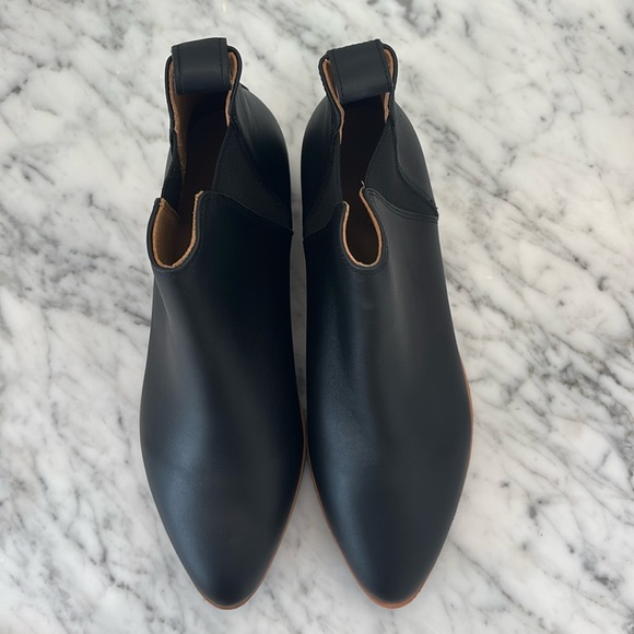 Nisolo Shoes - Women's Nisolo Eva Everyday Chelsea Boots in Black, Size 7.5-NWOB!